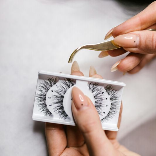 How to Become a Lash Artist in Arizona 2024