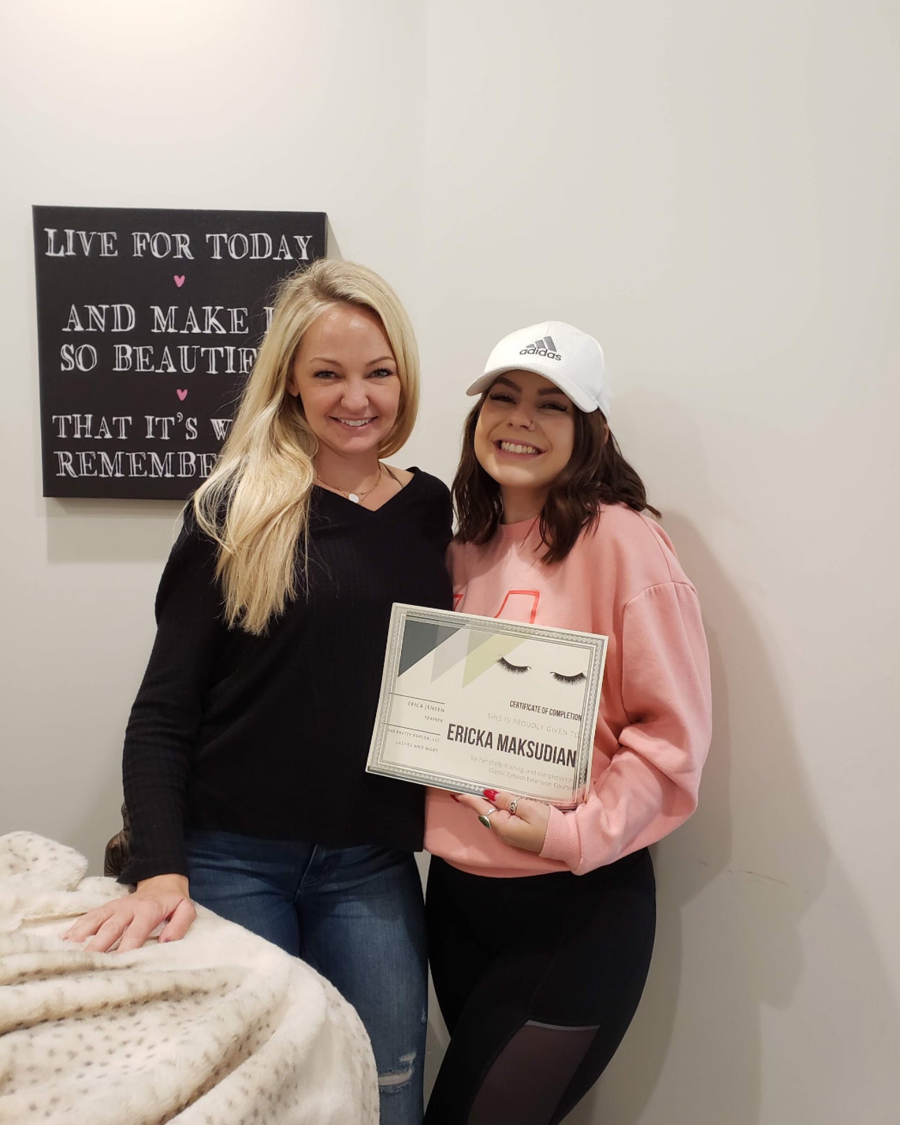 AZ BEAUTY SCHOOL STUDENTS: Lash Certification Course